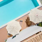 13 Keys Suites