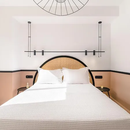 13 Keys Suites Szálloda Nidrí
