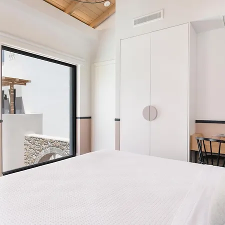 13 Keys Suites Szálloda