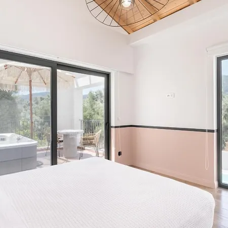 13 Keys Suites 3*