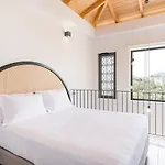 Hotel 13 Keys Suites Nydri (Lefkada)