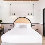 13 Keys Suites Hotel 3*