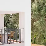 13 Keys Suites Hotel 3*