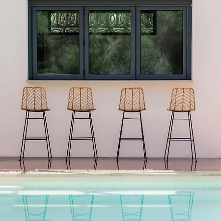 13 Keys Suites Hotell