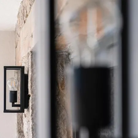 Hotell 13 Keys Suites Nidhrion