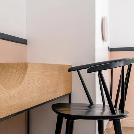 13 Keys Suites نيدري