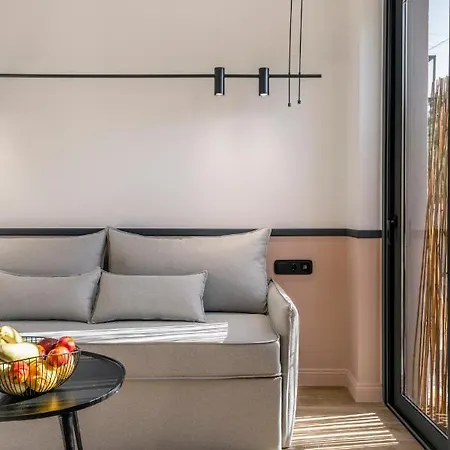 13 Keys Suites Hotell