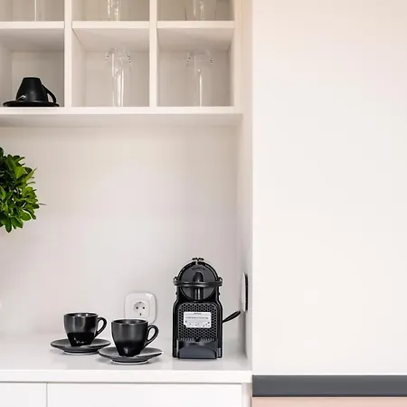 فندق 13 Keys Suites نيدري