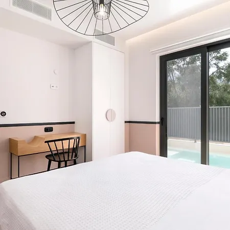 Hotell 13 Keys Suites Nidhrion