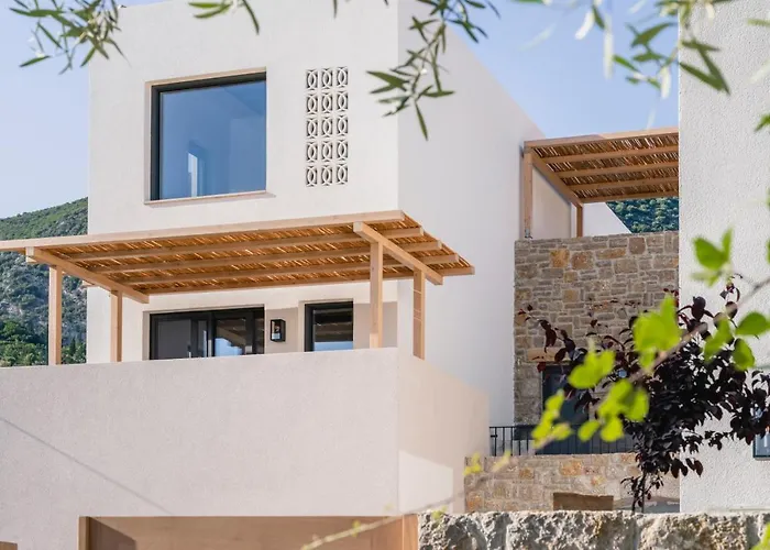 13 Keys Suites Hotel 3*