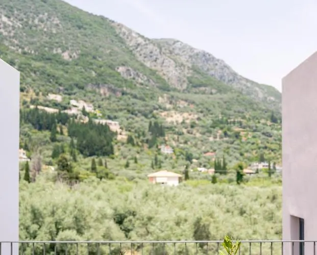 Hotel 13 Keys Suites 3*