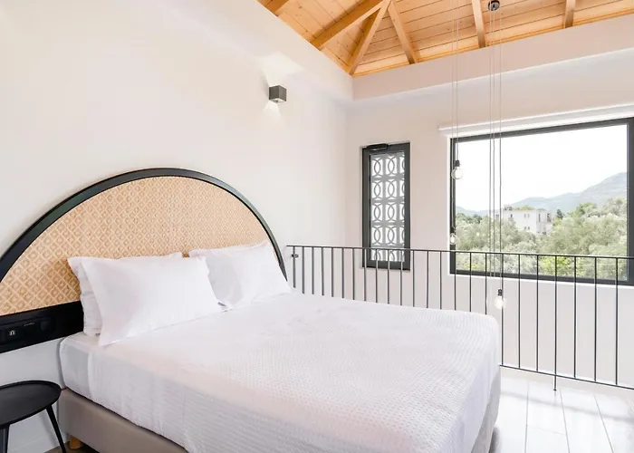 Hotel 13 Keys Suites Nydri (Lefkada)